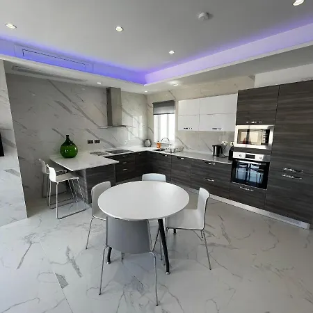 Apartman Penthouse *